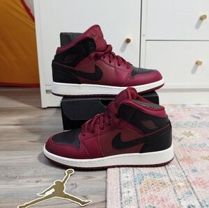 Nike Air Jordan 1 Mid BG Team Red/Black Summit White Size 6Y